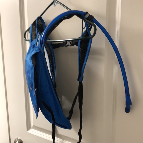 Camelbak water pack - Picture 2 of 14